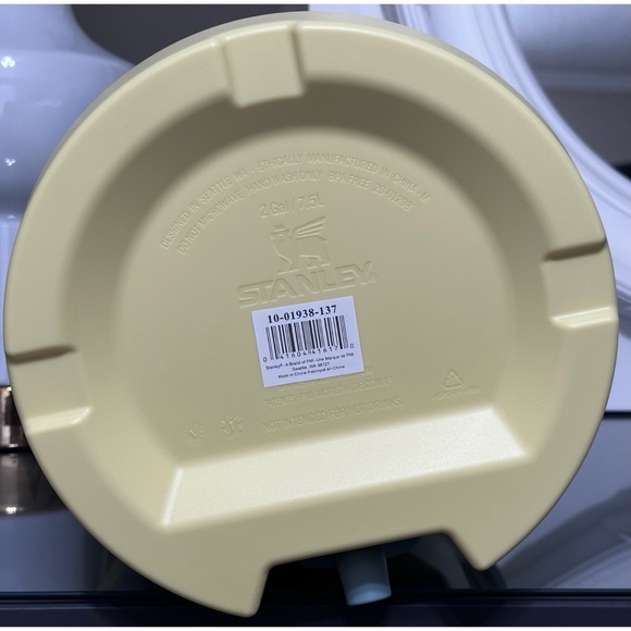 STANLEY Adventure Fast Flow 2 Gal Water Jug, POMELO YELLOW - Picture 5 of 9